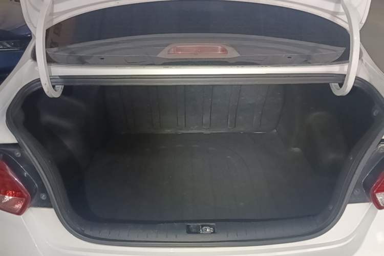 Used Kia Pegas 2017 1.4L Automatic Value Edition Trunk