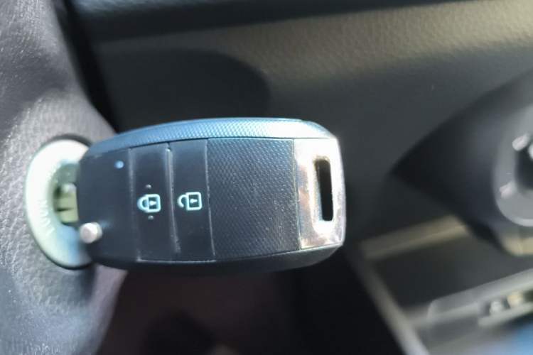 Used Kia Pegas 2017 1.4L Manual Fashion Edition Smart Vehicle Key