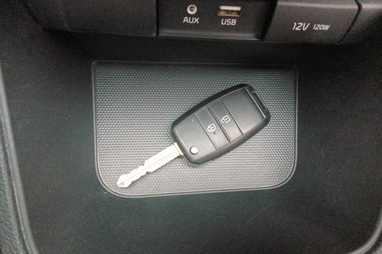 Used Kia Pegas 2017 1.4L Manual Deluxe Edition Vehicle Key