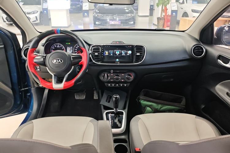 Used Kia Pegas 2019 1.4L Automatic Value Edition National VI Standard Center Console