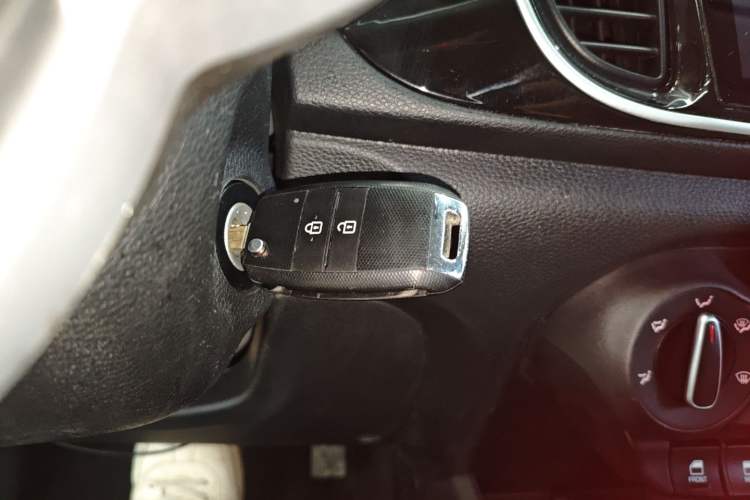 Used Kia Pegas 2019 1.4L Automatic Value Edition National VI Standard Vehicle Key