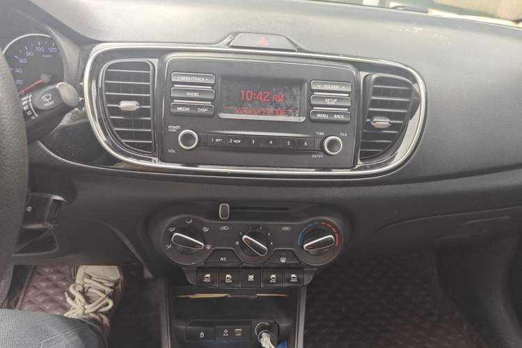 Used Kia Pegas 2019 1.4L Automatic Value Edition National VI Standard Audio And AC Panel