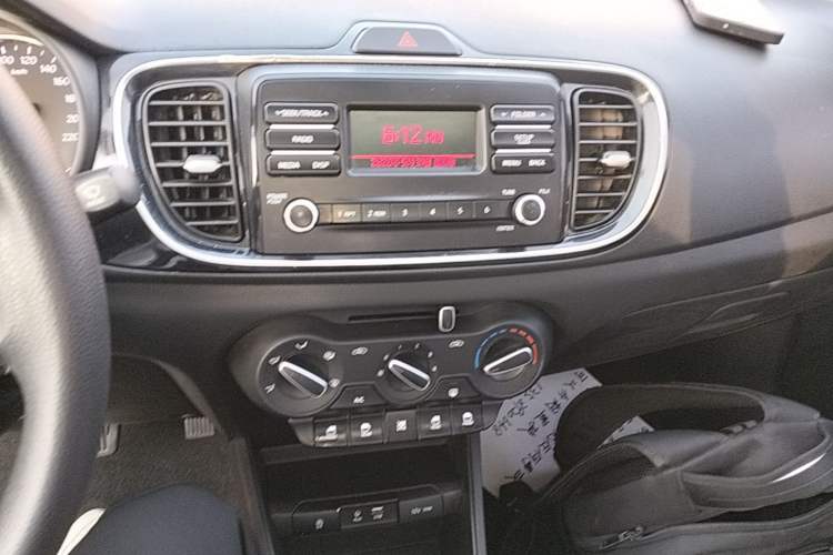 Used Kia Pegas 2019 1.4L Automatic Value Edition National VI Standard Audio And AC Panel