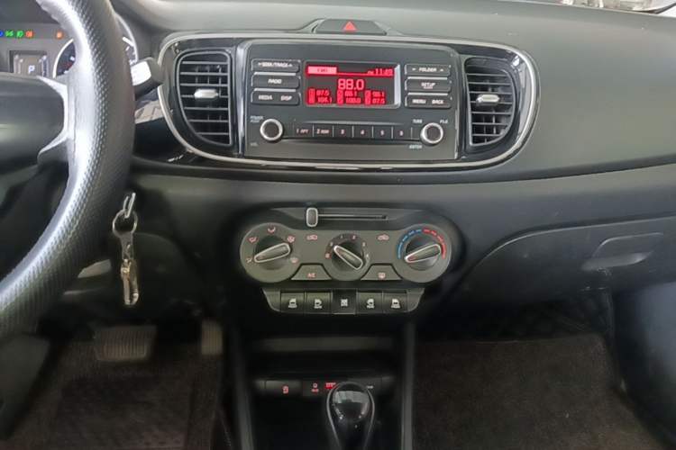 Used Kia Pegas 2019 1.4L Automatic Value Edition National VI Standard Audio And AC Panel