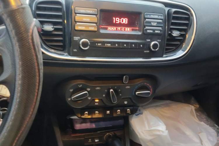 Used Kia Pegas 2019 1.4L Manual Value Edition National VI Standard Audio And AC Panel