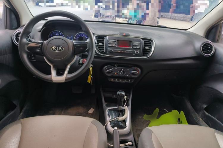 Used Kia Pegas 2019 1.4L Automatic Value Edition National VI Standard Center Console