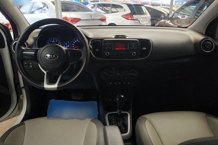 Used Kia Pegas 2019 1.4L Automatic Value Edition National VI Standard Center Console
