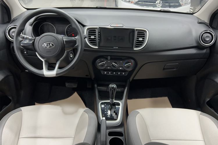 Used Kia Pegas 2019 1.4L Automatic Value Edition National VI Standard Center Console