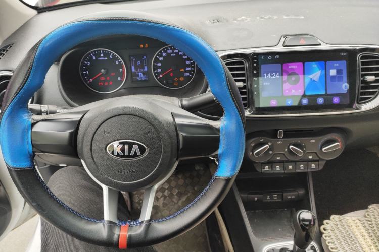 Used Kia Pegas 2019 1.4L Automatic Value Edition National VI Standard Center Console