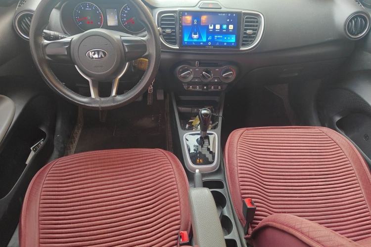 Used Kia Pegas 2019 1.4L Automatic Value Edition National VI Standard Center Console