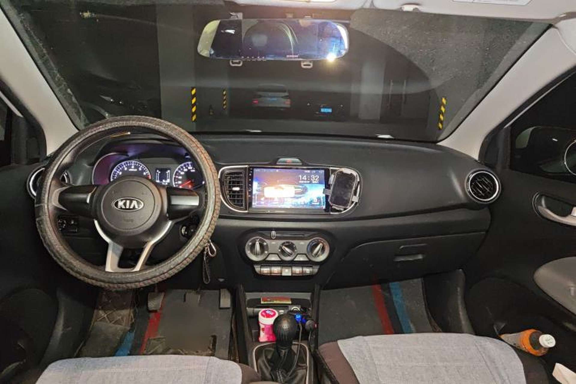 Used Kia Pegas 2019 1.4L Manual Value Edition National VI Standard Center Console