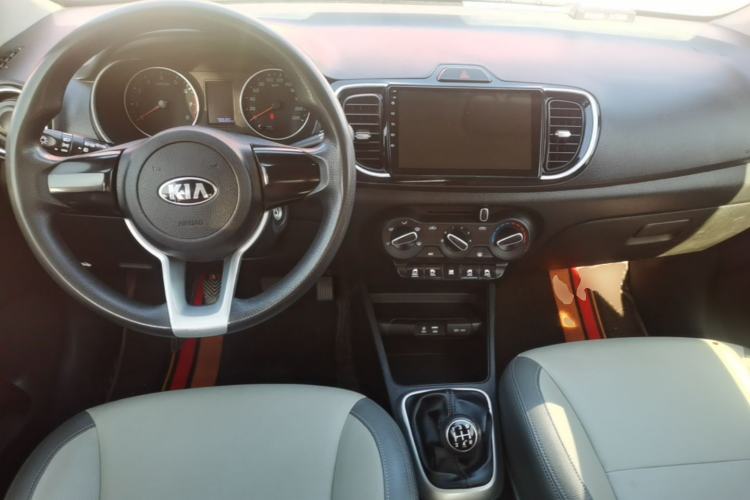 Used Kia Pegas 2019 1.4L Manual Value Edition National VI Standard Center Console