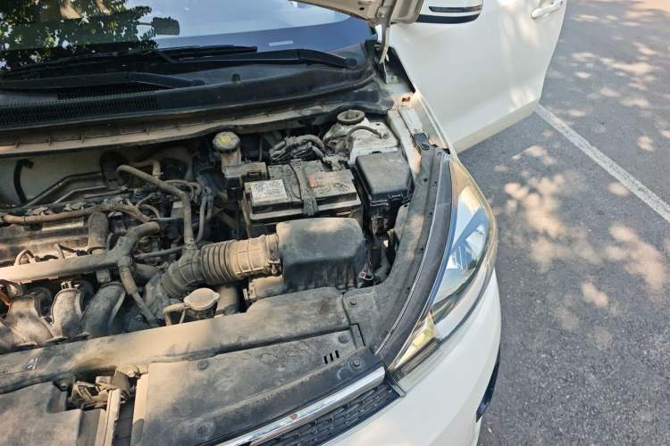 Used Kia Pegas 2019 1.4L Manual Value Edition National VI Standard Engine Bay Left