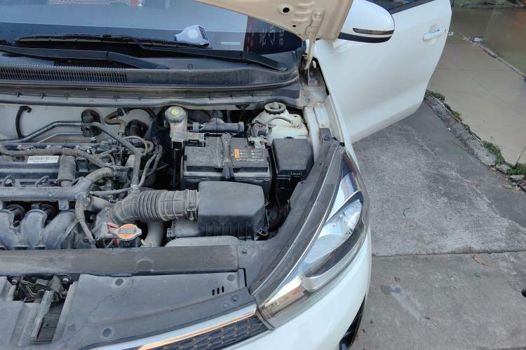 Used Kia Pegas 2019 1.4L Automatic Value Edition National VI Standard Engine Bay Left