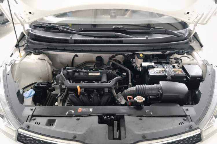 Used Kia Pegas 2019 1.4L Automatic Value Edition National VI Standard Engine Bay