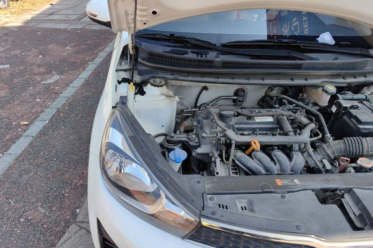 Used Kia Pegas 2019 1.4L Automatic Value Edition National VI Standard Engine Bay Right