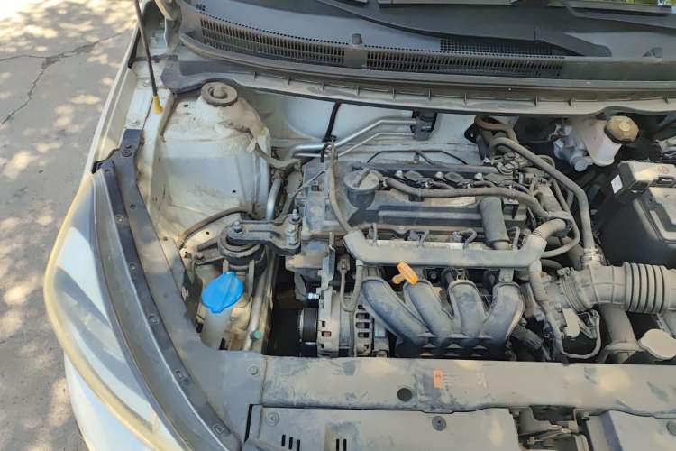 Used Kia Pegas 2019 1.4L Manual Value Edition National VI Standard Engine Bay Right
