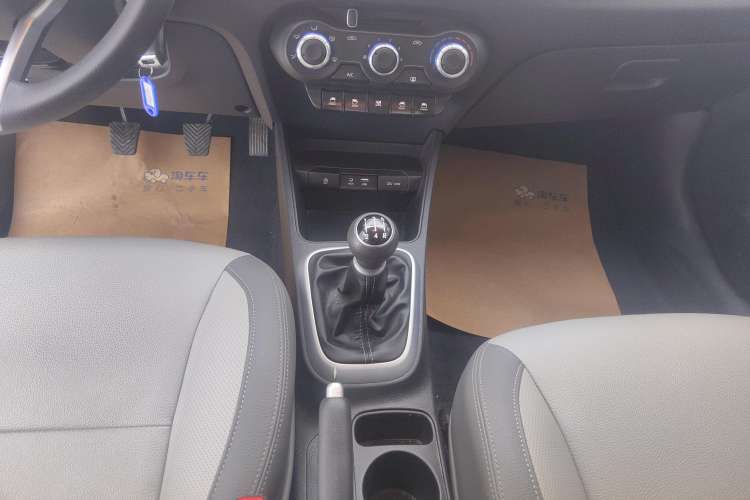 Used Kia Pegas 2019 1.4L Manual Value Edition National VI Standard Gear Lever