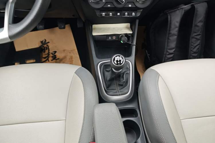 Used Kia Pegas 2019 1.4L Manual Value Edition National VI Standard Gear Lever