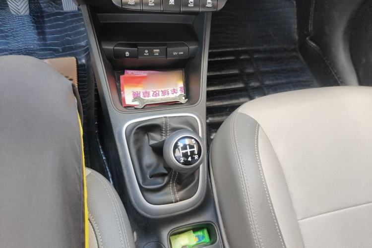 Used Kia Pegas 2019 1.4L Manual Value Edition National VI Standard Gear Lever