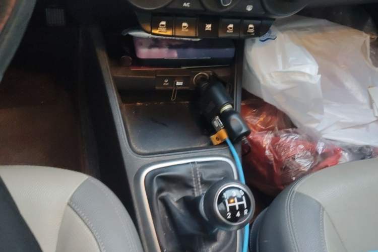 Used Kia Pegas 2019 1.4L Manual Value Edition National VI Standard Gear Lever