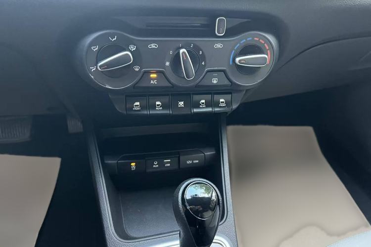 Used Kia Pegas 2019 1.4L Automatic Value Edition National VI Standard Interior 3