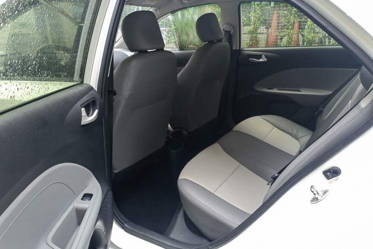 Used Kia Pegas 2019 1.4L Manual Value Edition National VI Standard Interior 3