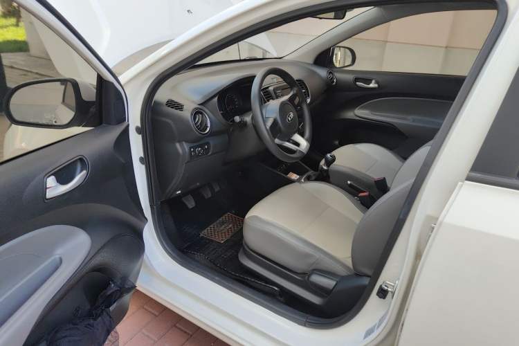 Used Kia Pegas 2019 1.4L Manual Value Edition National VI Standard Interior 3