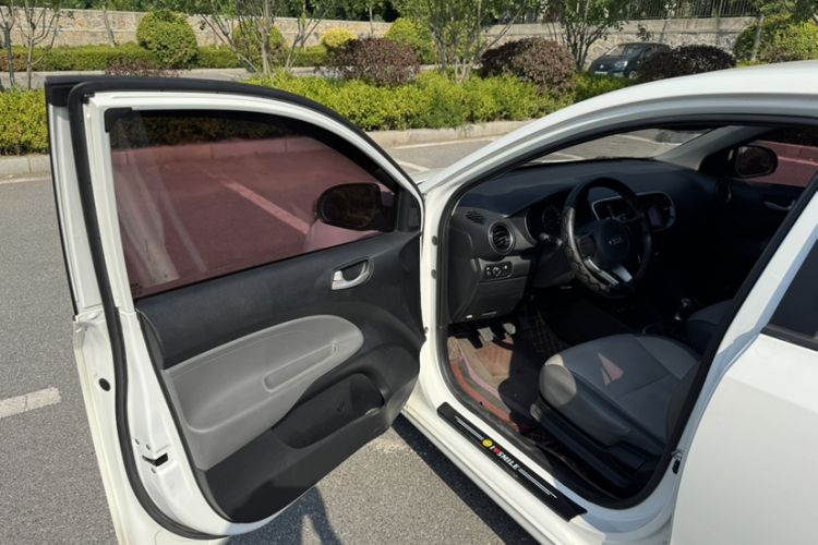 Used Kia Pegas 2019 1.4L Manual Value Edition National VI Standard Interior 4