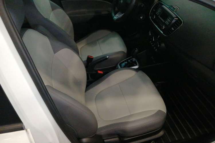 Used Kia Pegas 2019 1.4L Automatic Value Edition National VI Standard Interior 6