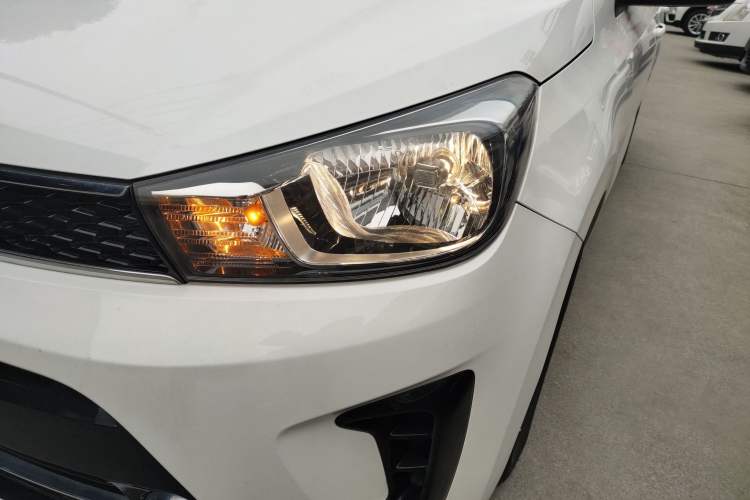 Used Kia Pegas 2019 1.4L Automatic Value Edition National VI Standard Left Front Headlight