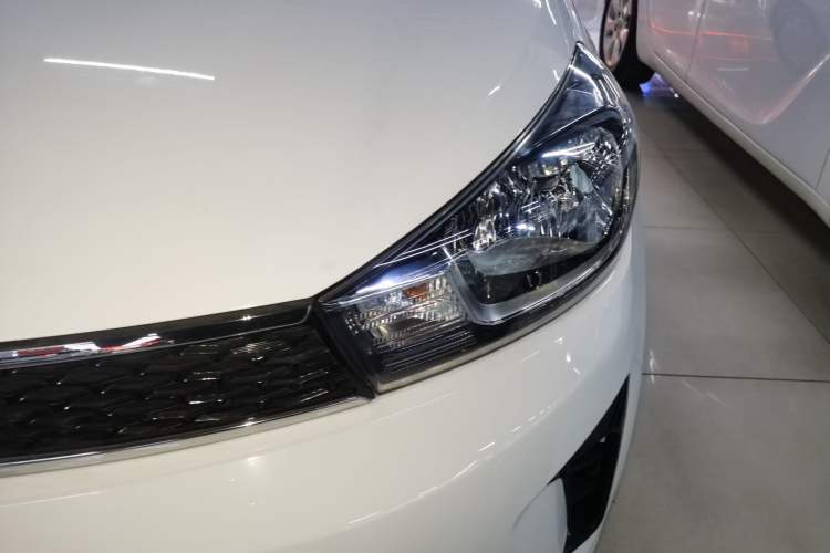 Used Kia Pegas 2019 1.4L Automatic Value Edition National VI Standard Left Front Headlight
