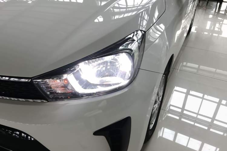 Used Kia Pegas 2019 1.4L Automatic Value Edition National VI Standard Left Front Headlight