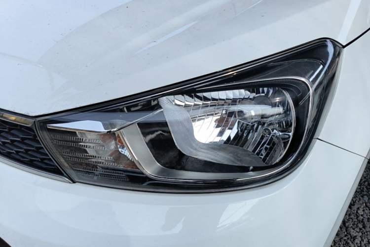 Used Kia Pegas 2019 1.4L Manual Value Edition National VI Standard Left Front Headlight