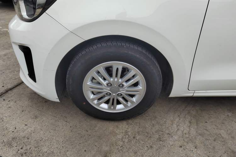 Used Kia Pegas 2019 1.4L Automatic Value Edition National Emission Standard V Left Front Wheel Hub
