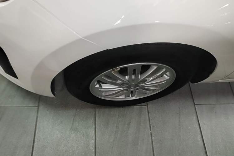 Used Kia Pegas 2019 1.4L Manual Value Edition National VI Standard Left Front Wheel Hub