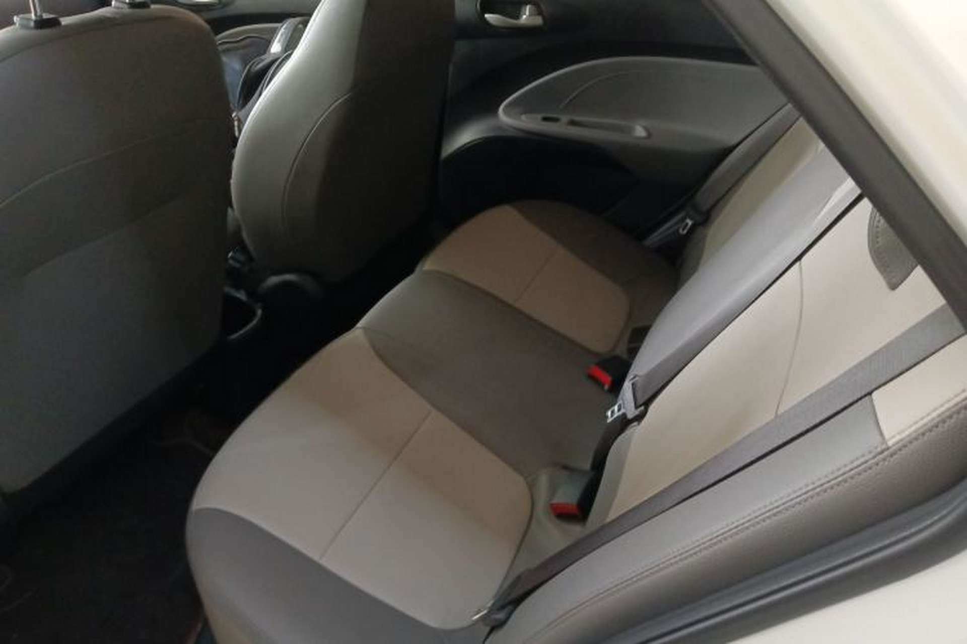 Used Kia Pegas 2019 1.4L Automatic Value Edition National VI Standard Left Rear Seat
