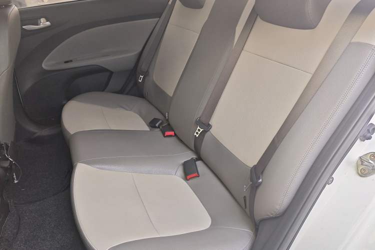 Used Kia Pegas 2019 1.4L Manual Value Edition National VI Standard Left Rear Seat