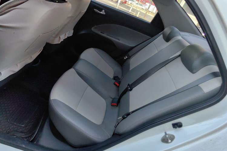 Used Kia Pegas 2019 1.4L Automatic Value Edition National VI Standard Left Rear Seat
