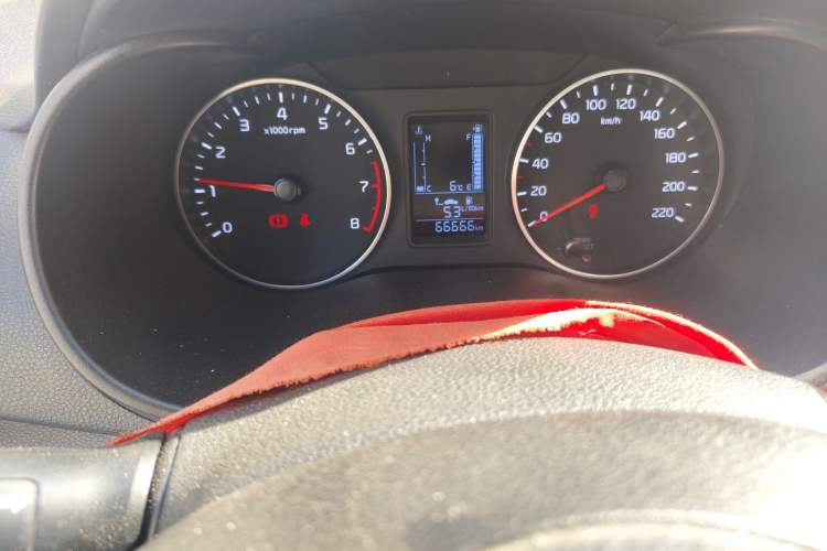 Used Kia Pegas 2019 1.4L Manual Value Edition National VI Standard Odometer Close Up
