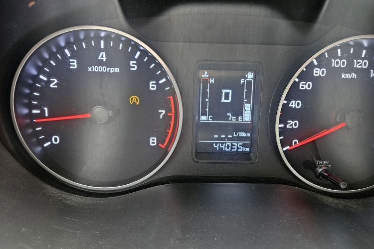 Used Kia Pegas 2019 1.4L Automatic Value Edition National VI Standard Odometer Close Up