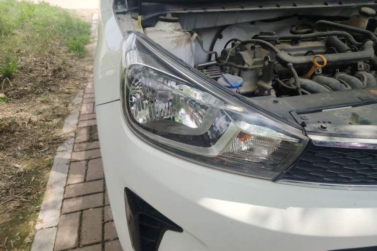 Used Kia Pegas 2019 1.4L Automatic Value Edition National VI Standard Right Front Headlight