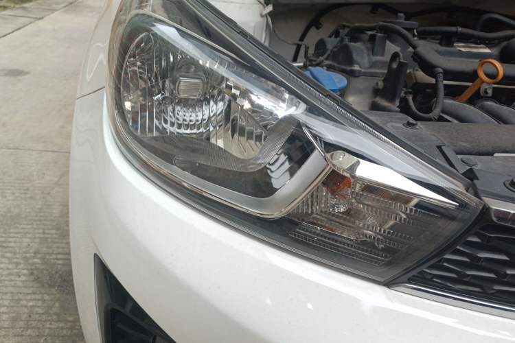 Used Kia Pegas 2019 1.4L Automatic Value Edition National VI Standard Right Front Headlight