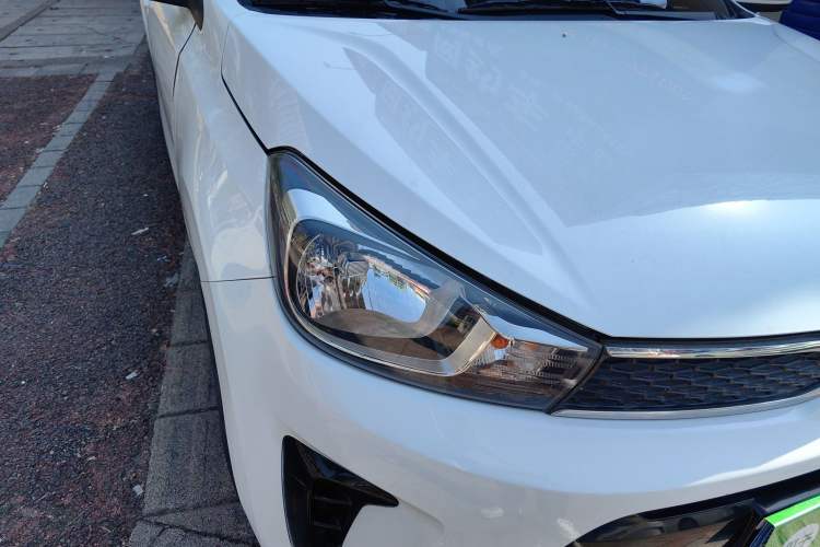 Used Kia Pegas 2019 1.4L Automatic Value Edition National VI Standard Right Front Headlight