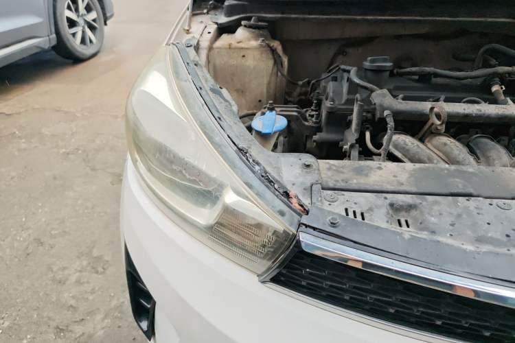Used Kia Pegas 2019 1.4L Automatic Value Edition National VI Standard Right Front Headlight