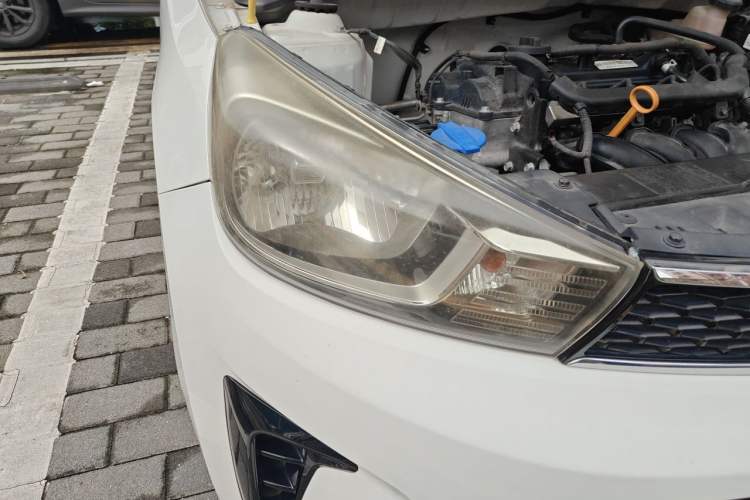 Used Kia Pegas 2019 1.4L Automatic Value Edition National VI Standard Right Front Headlight