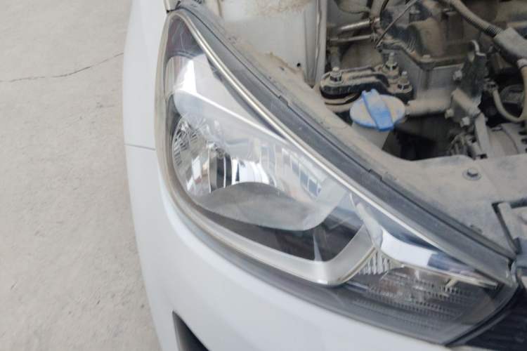 Used Kia Pegas 2019 1.4L Manual Value Edition National VI Standard Right Front Headlight