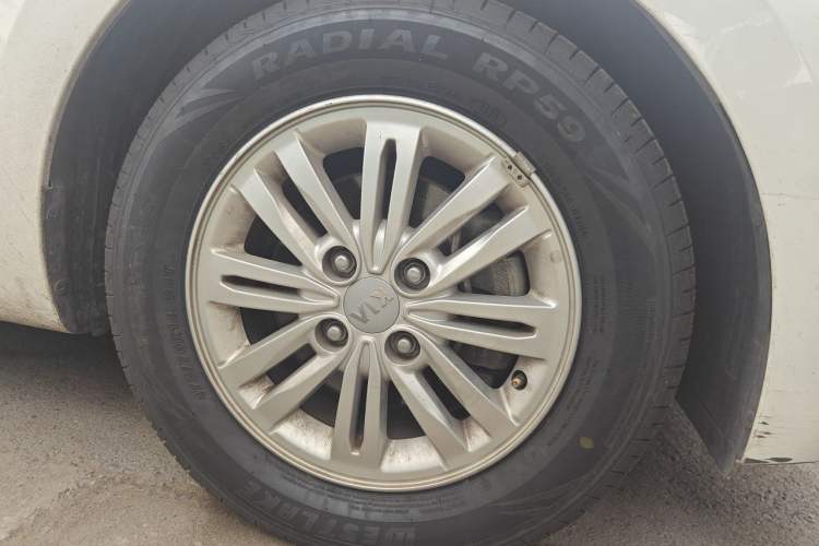 Used Kia Pegas 2019 1.4L Automatic Value Edition National VI Standard Right Front Wheel Hub