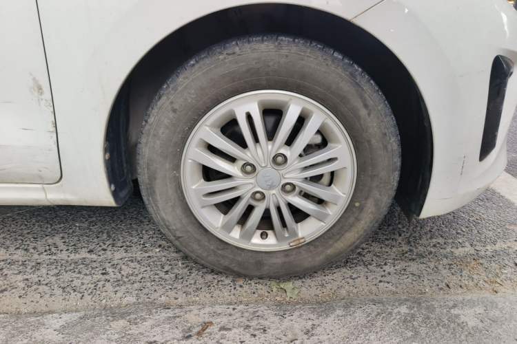 Used Kia Pegas 2019 1.4L Automatic Value Edition National VI Standard Right Front Wheel Hub