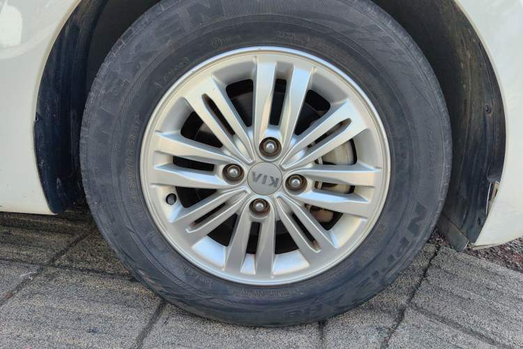 Used Kia Pegas 2019 1.4L Automatic Value Edition National VI Standard Right Front Wheel Hub